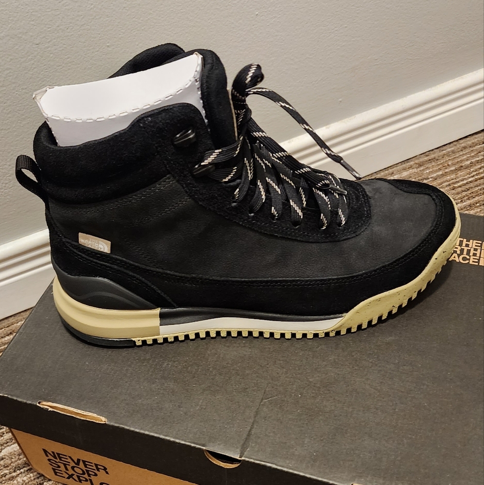 Brand new TNF Back-To-Berkeley III Leather Waterproof Boots Men US 9